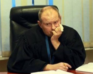 Суддя-хабарник відмовився говорити зі слідчими