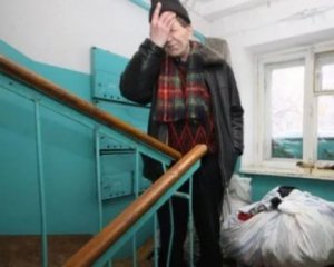 Человек хочет вернуть квартиру, которую отобрали за коммунальные долги