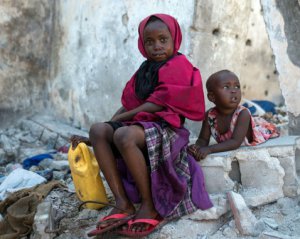 Голод в Сомали: за двое суток скончались более ста человек