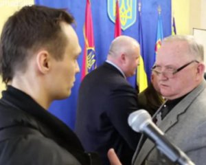 Генералу розбили носа за &quot;колорадські&quot; стрічки