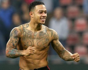 Гравець  забив гол із центра поля