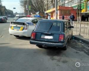 Рюкзак с миллионом гривен отобрали у женщины