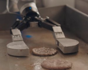 Вчені створили робота, який робить гамбургери
