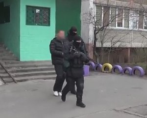 Банда поліцейських &quot;віджимала&quot; квартири у столиці