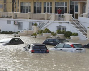 За сутки выпала полугодовая норма дождя