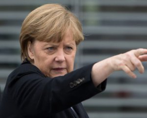 Меркель полетит в Москву