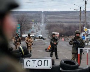 Заезжие гастролеры: полицейский пострадал во время стычки с блокадчиками во главе с нардепом