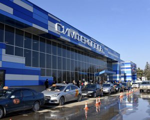В аеропорту Сімферополя ледве встигли уникнути авіакатастрофи