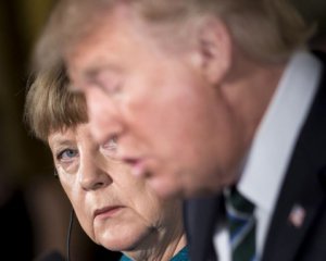 Трамп и Меркель обсудили Украину