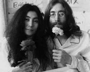 Джон Леннон оплатив витрати на розлучення коханки