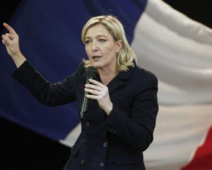 Опросы показали шансы Ле Пен стать президентом Франции