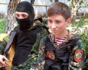 В ДНР вербуют подростков для войны с украинскими военными