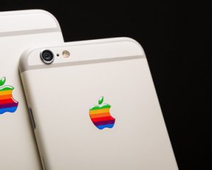 В продажу вышел ретро-iPhone 7
