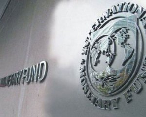 Гройсман назвав загрози від відтермінування траншу МВФ