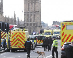 Заседание спецслужб, скорьбь и люди в тяжелом состоянии: журналист о ситуации в Лондоне после теракта