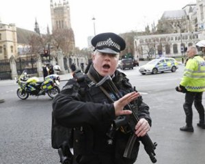 Теракт у парламента Британии: появилось видео первых минут нападения