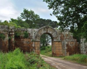 Археологи нашли загадочный храм