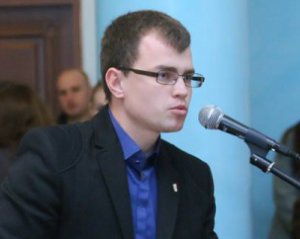 Работникам школ начали задерживать зарплаты