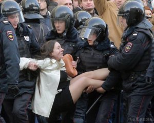 Антикоррупционные митинги в Москве: полицейские задержали 700 человек