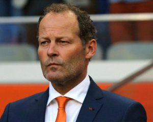 Сборная Нидерландов уволила тренера