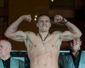 Усик на тренировке спел Михаила Круга