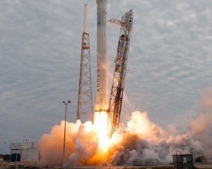 SpaseX удачно запустила в космос Falcon 9