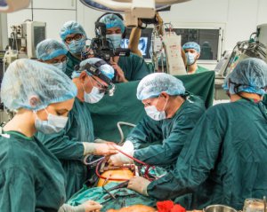 Украинский хирург первым в мире пересадил почку