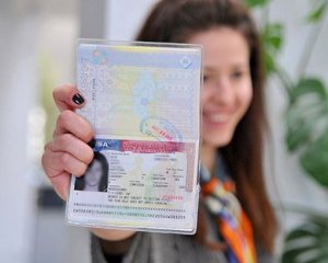 В США для надання візи перевірятимуть сторінки у соцмережах