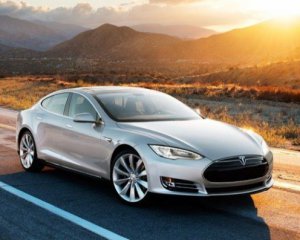 Tesla похвасталась рекордными продажами автомобилей