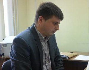 Підозрюваного у розстрілі батька та мачухи прокурора, взяли під домашній арешт