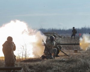 Бойовики сім годин поспіль обстрілювали Авдіївку: є поранені