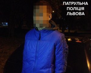 Підліток вдруге за два тижні намагався викрасти авто