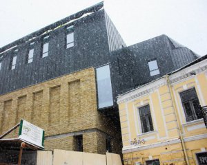 Фасад театра на Подоле изменят