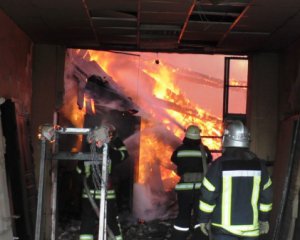 В торговом центре вспыхнул пожар