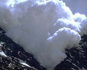 Снежная лавина убила 4 туристов