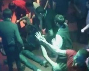 Боевики до смерти забили мужчину в ночном клубе
