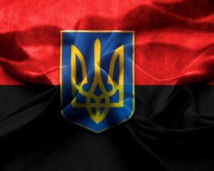 Чоловік вивісив під носом у бойовиків прапор УПА