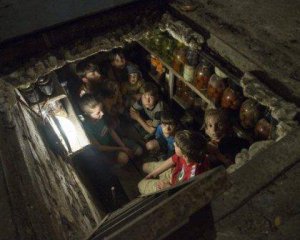 "Детям до сих пор снится пес, которого оставили, когда убегали" - мать братьев из Донецка