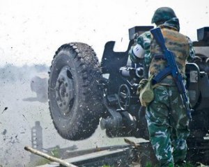 З початку доби ворог 15 разів обстріляв українських захисників - штаб АТО