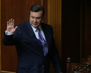 Генпрокуратура взялася за книгу-плагіат Януковича