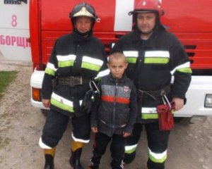 Девятилетний мальчик спас сестру и брата из горящего дома