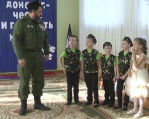 Портреты Захарченко, балалайки, ложки и флаги ДНР: как живет детский сад на оккупированной Донетчине