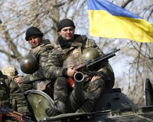 Украинские военные контролируют ситуацию на Донбассе