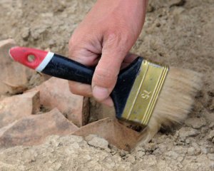 Археологи откопали гробницу с ткацкими станками