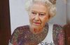 Рианна опубликовала коллажи с королевой Елизаветою II