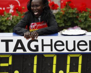 Кенийка установила  мировой рекорд в марафоне