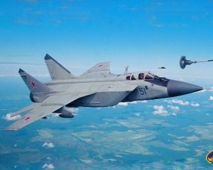 В России разбился очередной самолет: МиГ-31 развалился в воздухе