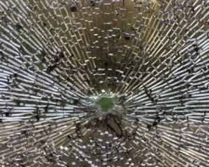 Невідомі обстріляли рейсові автобуси