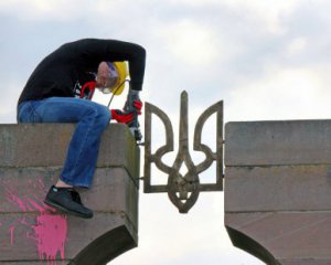 Памятник УПА демонтировали законно - Минкульт Польши