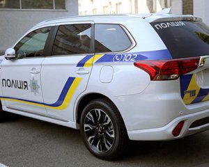 635 полицейских внедорожников Mitsubishi уже в Украине